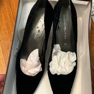 Bandolino Black Velvet Pointed Flats